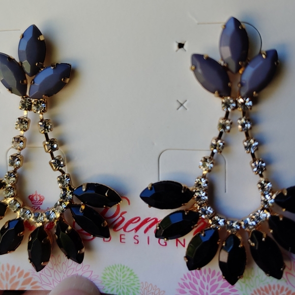 Premier Designs Retired Earrings - Picture 3 of 4